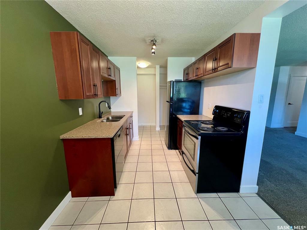 Property Photo: 208 Lindsay Place 6 SK S7H 3E6