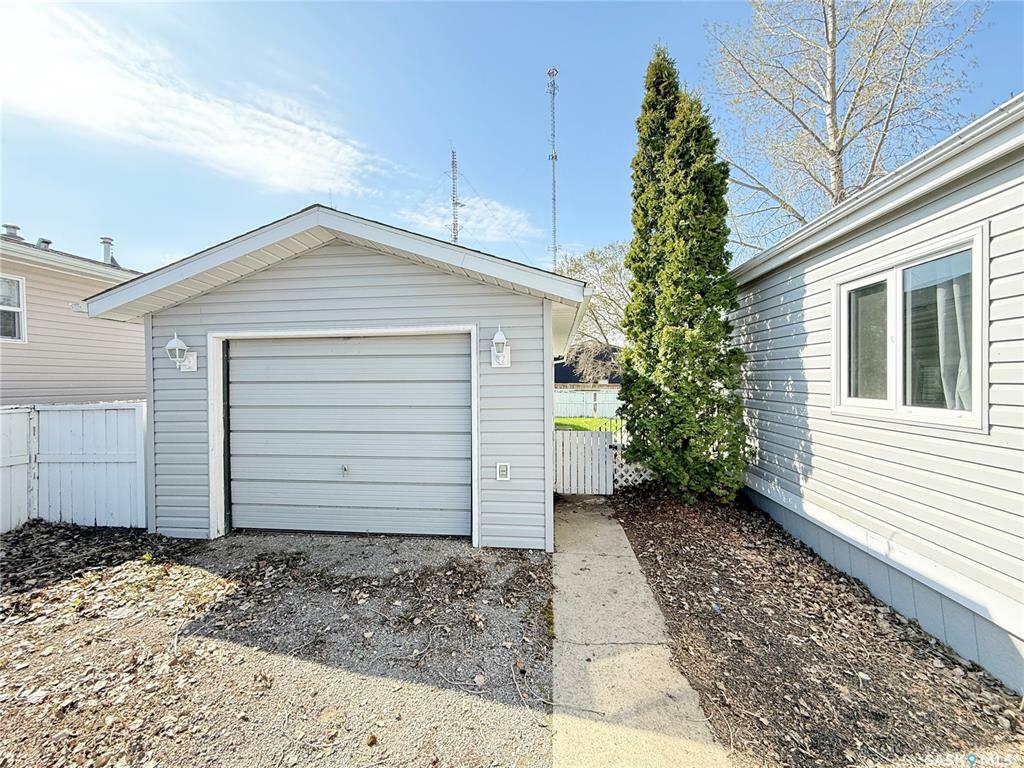 Photo de la propriété: 324 9th Avenue S SK S4H 3L6