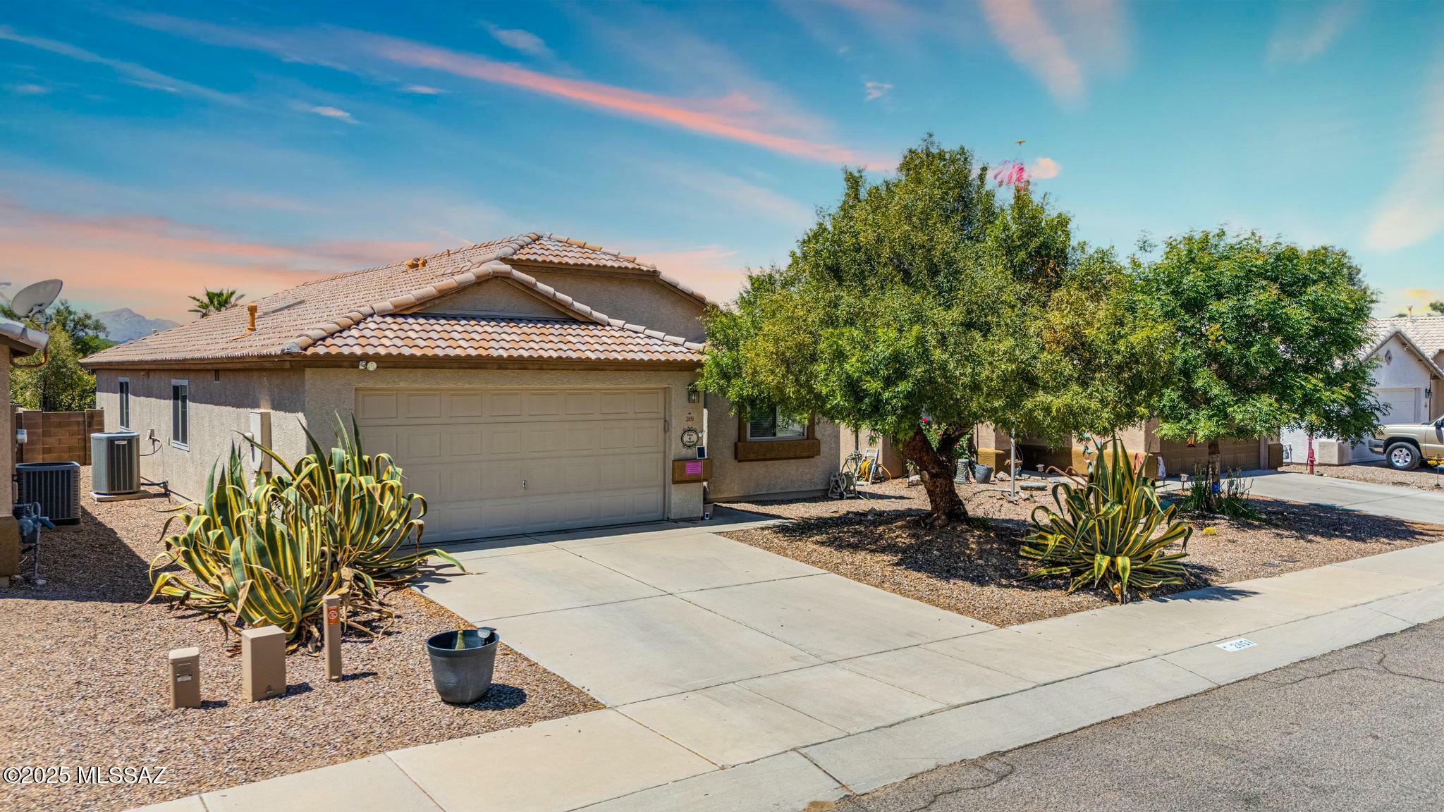Property Photo: 2851 W Medallion Drive AZ 85741