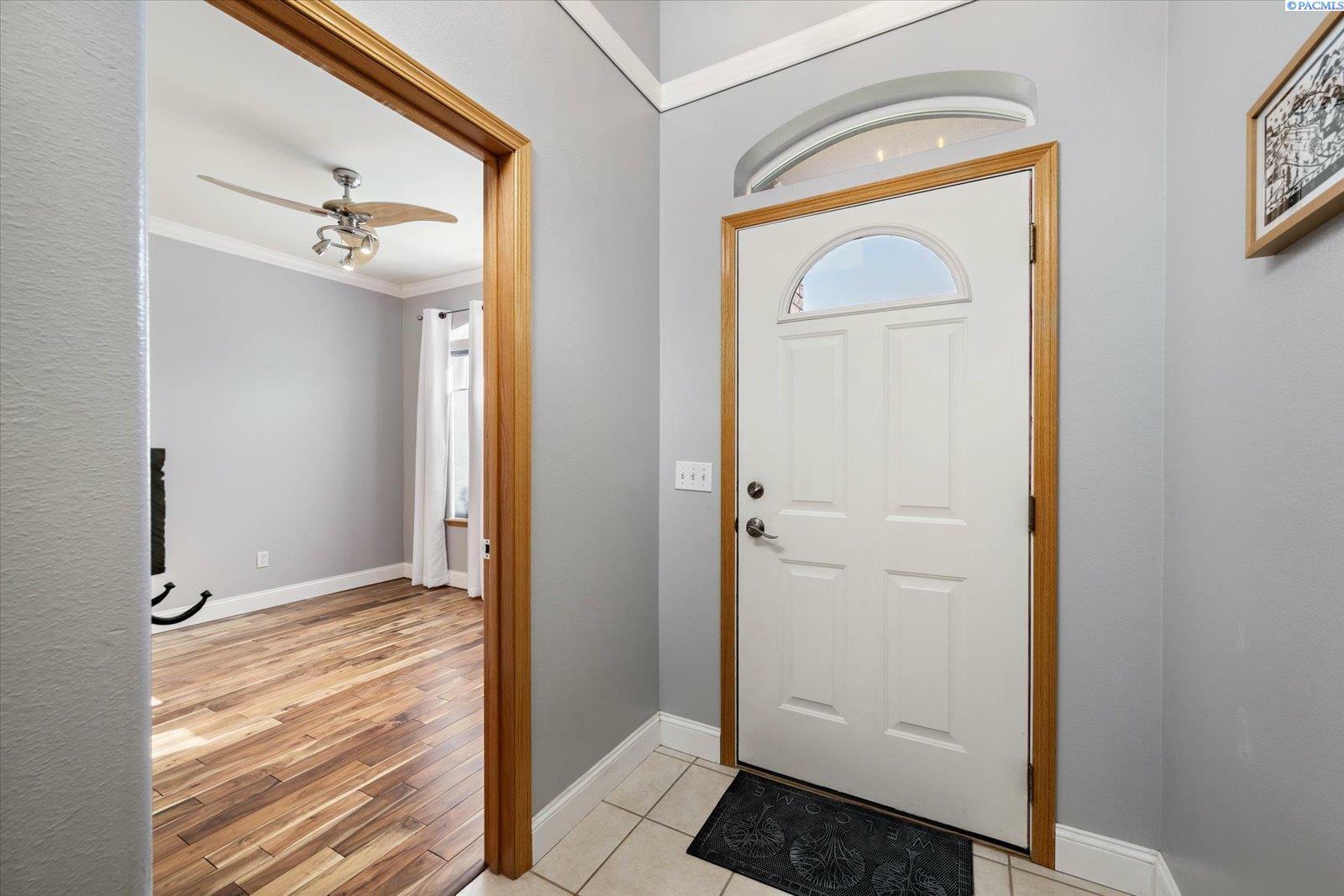Property Photo: 521 Eastgate Dr WA 99350