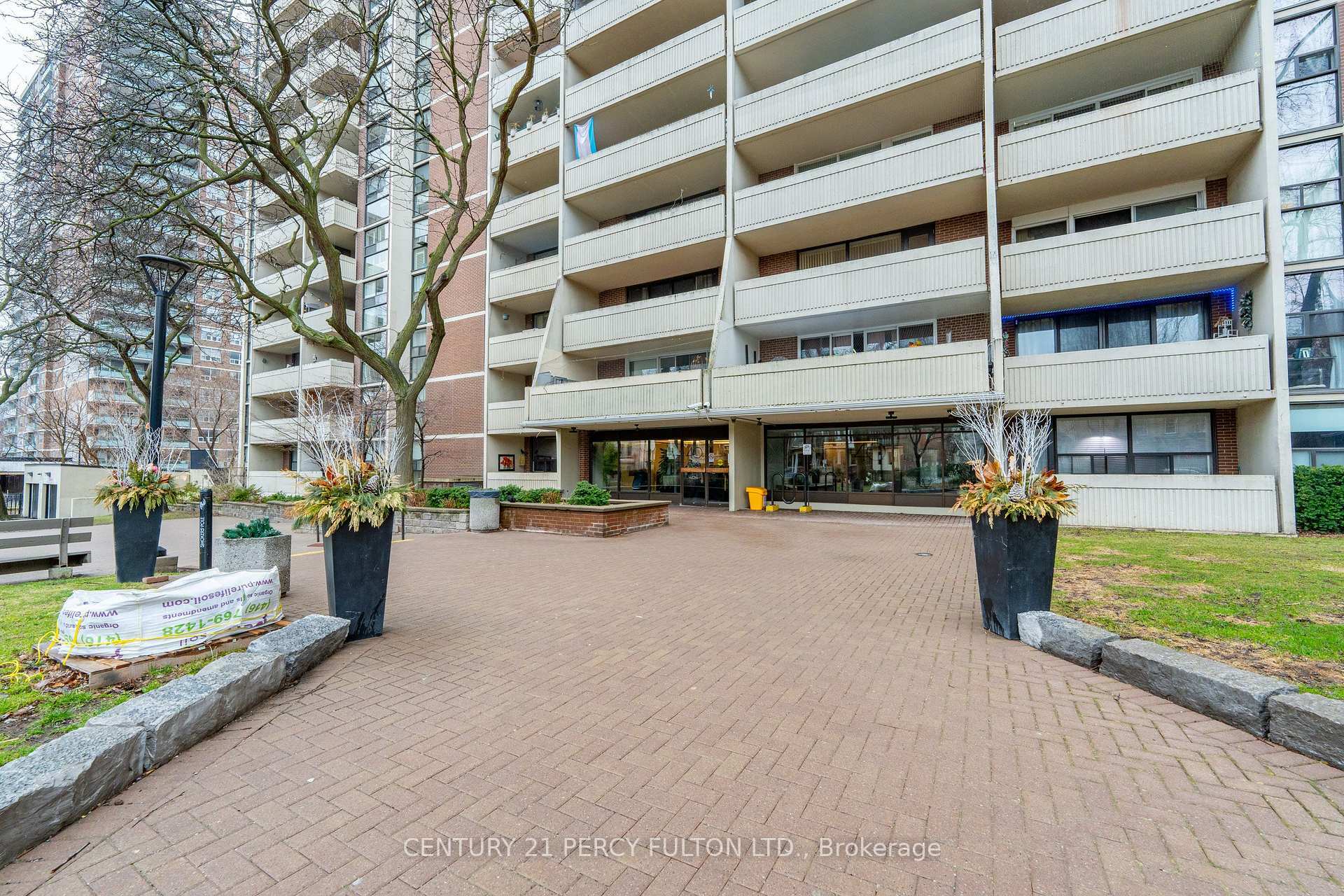 Property Photo: 40 Homewood Avenue 107 ON M4Y 2K2