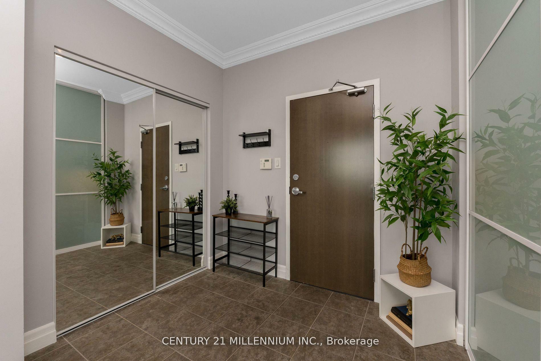 Property Photo: 9 George Street N 2607 ON L6X 0T6