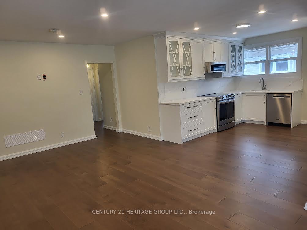 Property Photo: 232 Blue Grass Boulevard ON L4C 3H2