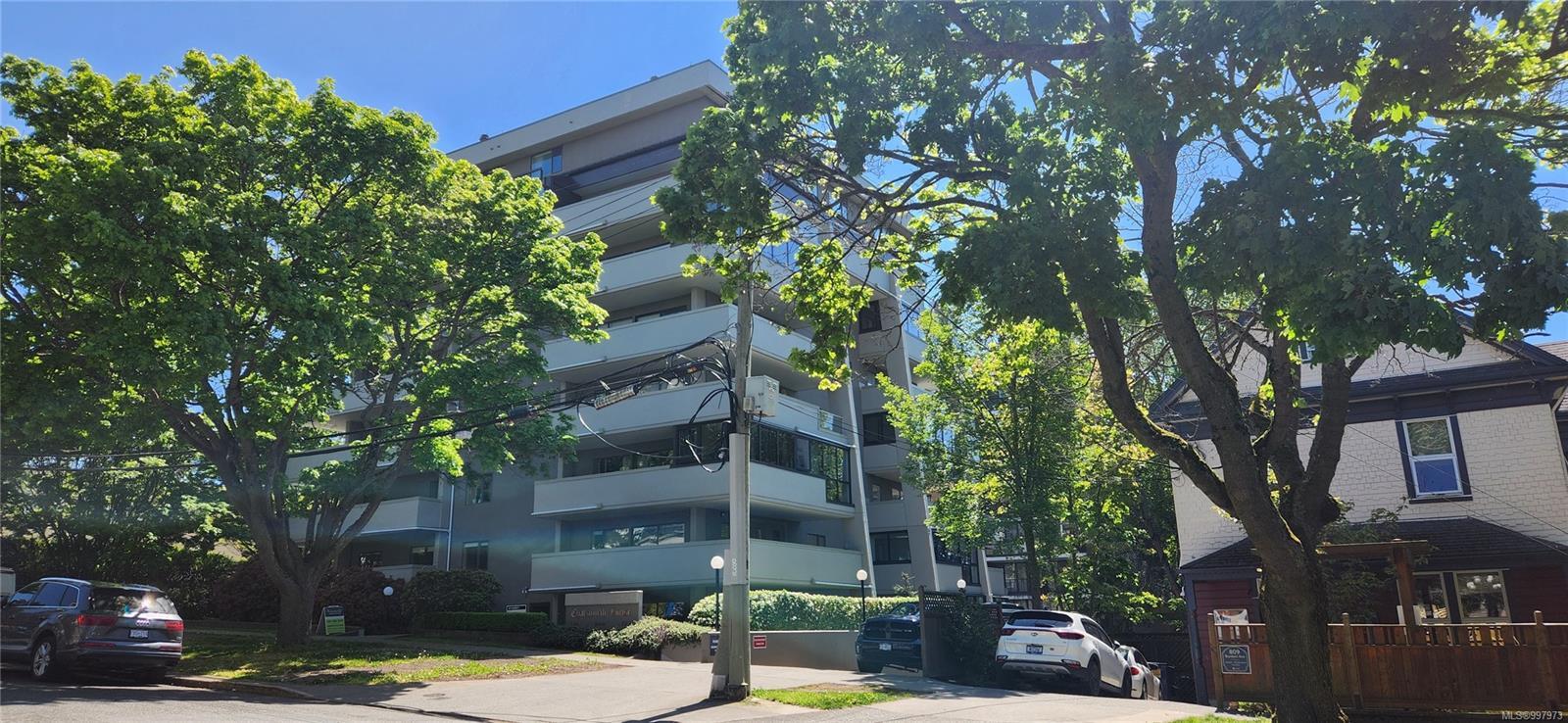 819 Burdett Ave 501  Victoria BC V8W 1B3 photo