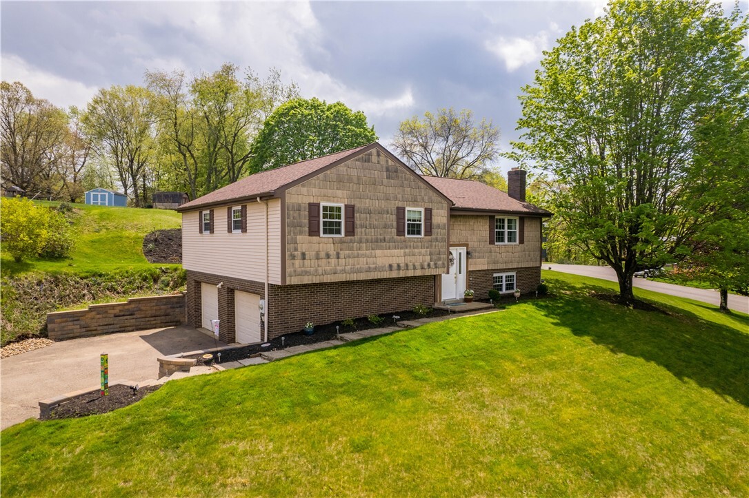 Property Photo:  721 Brookshire Drive  PA 15237 