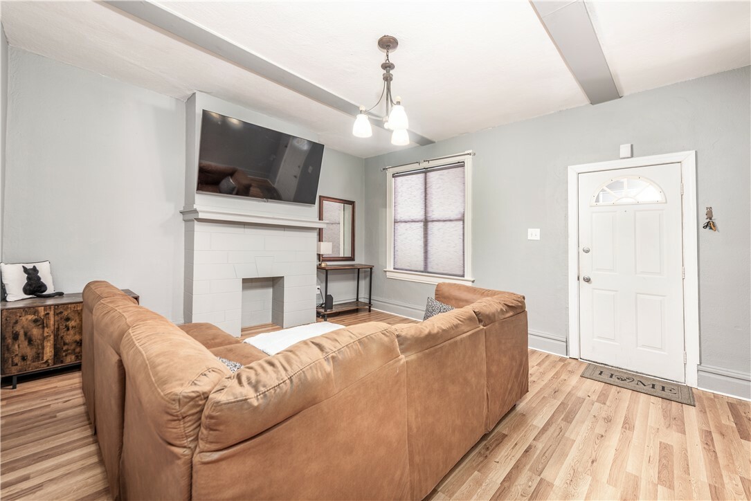 Property Photo: 617 E 19th Ave PA 15120