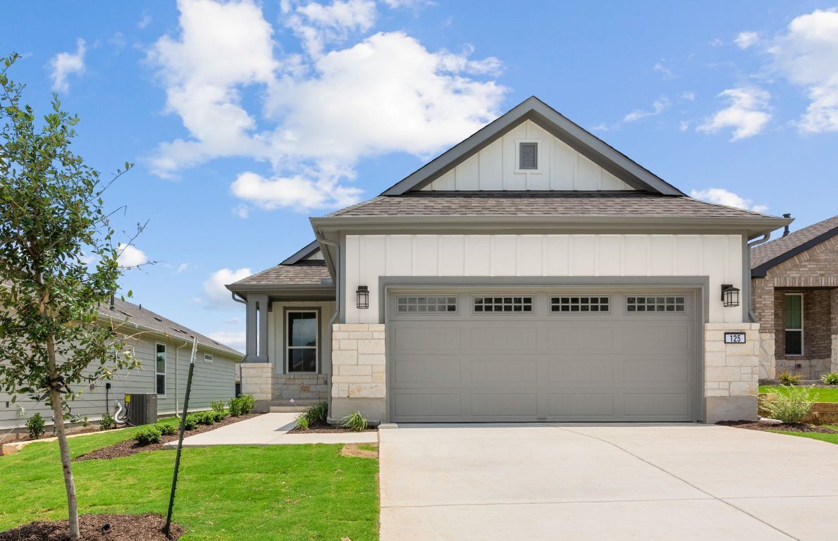Property Photo: 125 Crossbar Street TX 78633