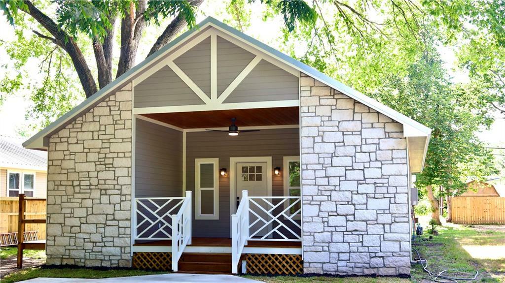 Property Photo: 406 Rivers Street TX 78957