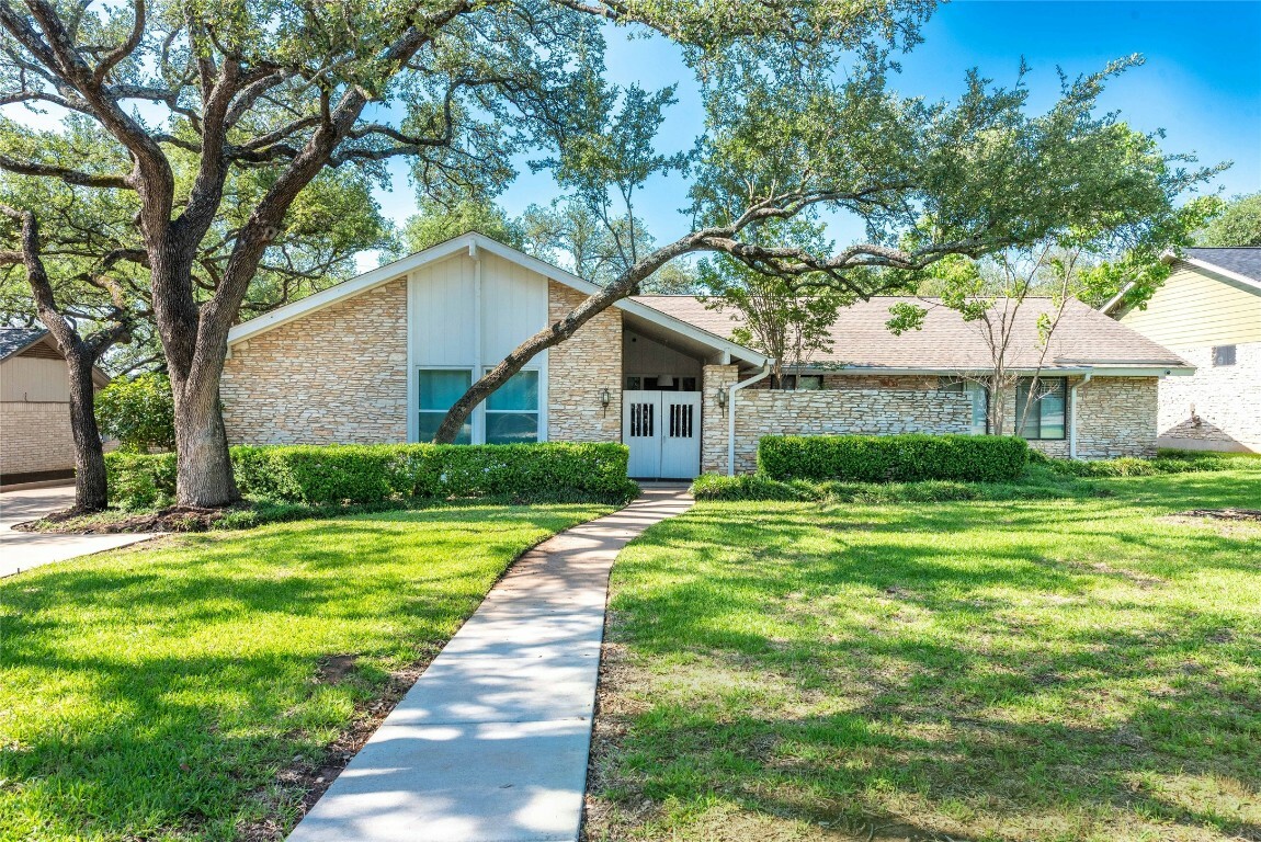 11532 Spicewood Parkway  Austin TX 78750 photo