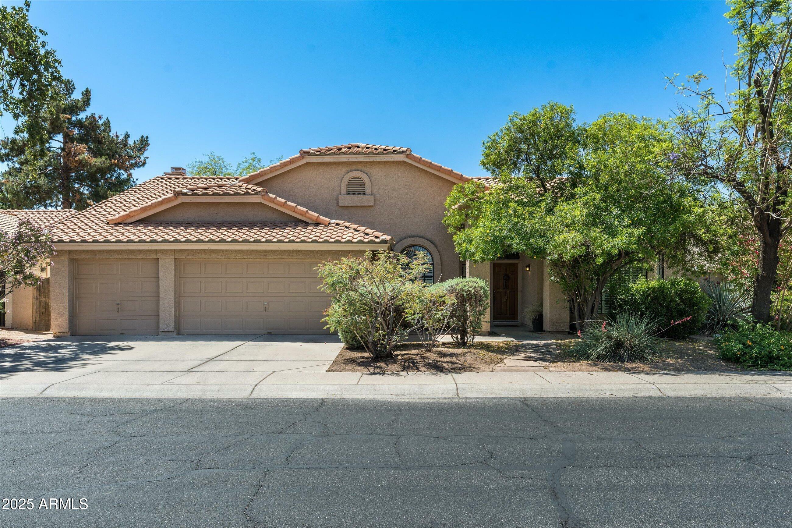 Property Photo: 1243 W Sherri Drive AZ 85233