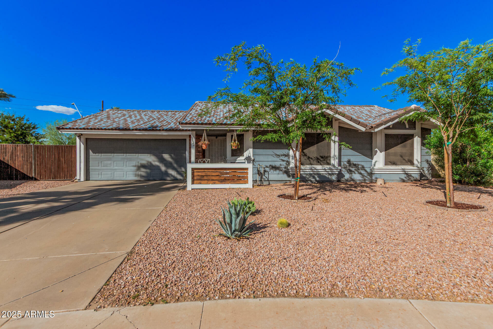 Property Photo: 5624 W Villa Theresa Drive AZ 85308