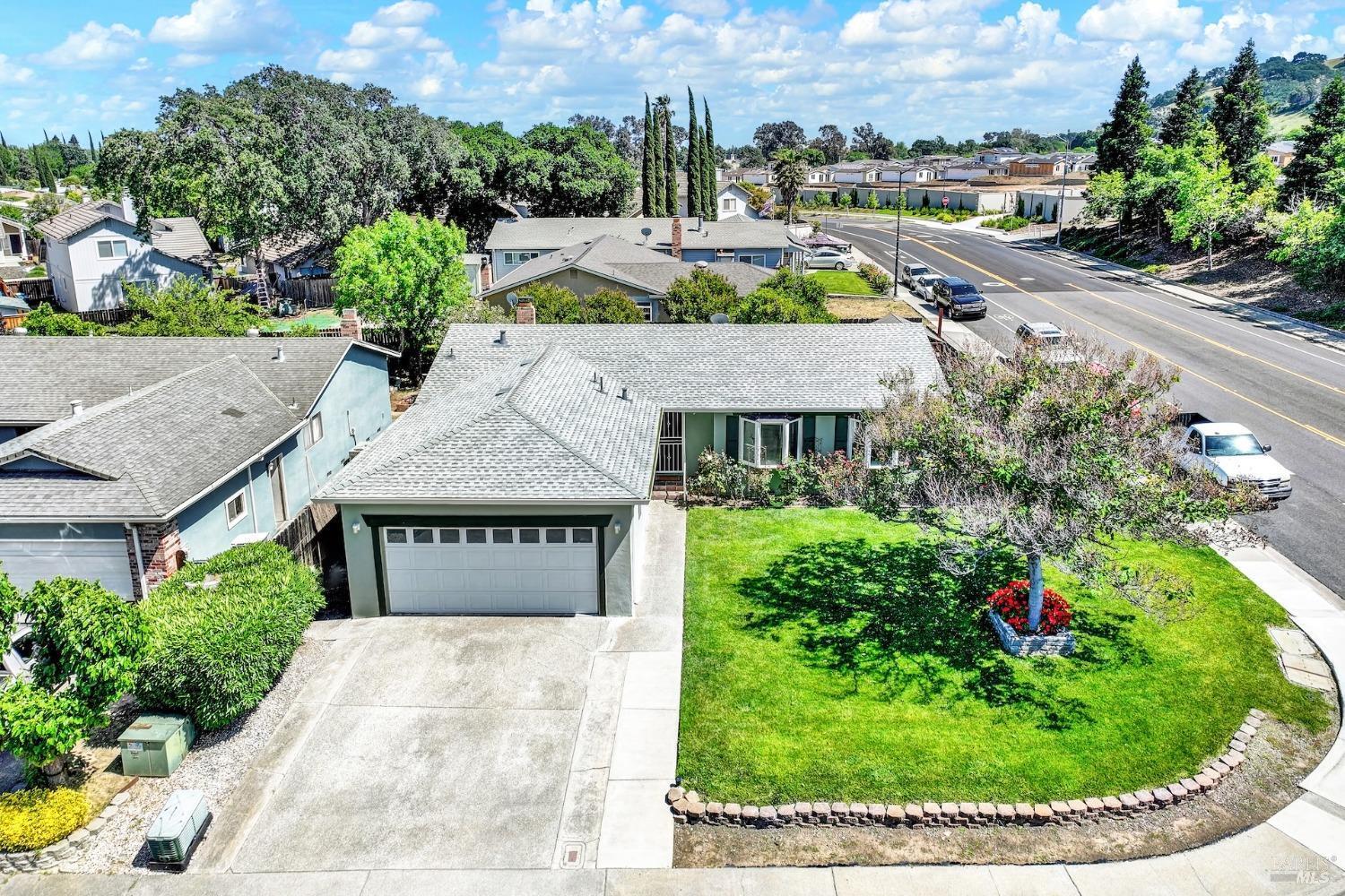 Property Photo:  1199 Creekside Drive  CA 95687 
