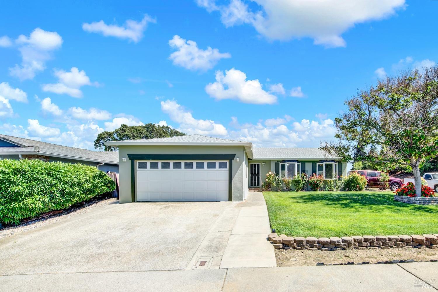 Property Photo:  1199 Creekside Drive  CA 95687 