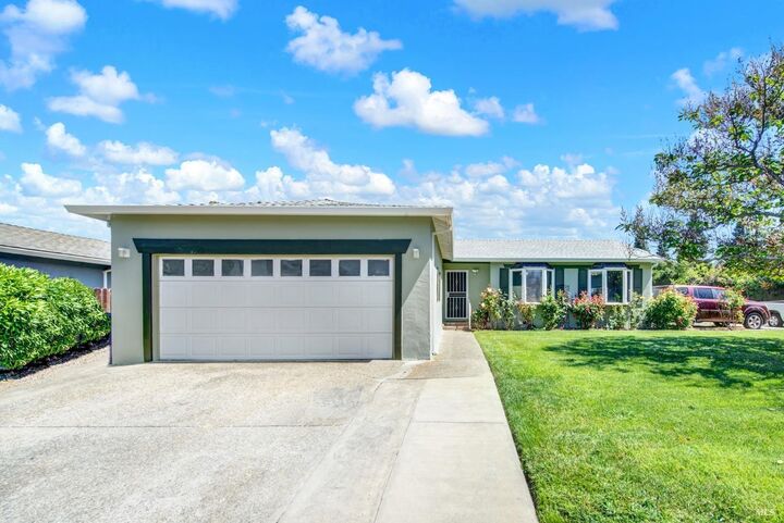 Property Photo: 1199 Creekside Drive CA 95687