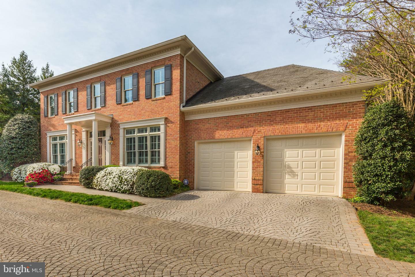 Property Photo: 7927 Sandalfoot Drive MD 20854