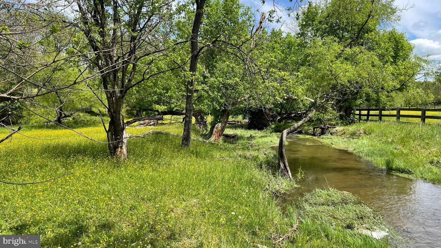 Property Photo: 19240 Walsh Farm Lane VA 20135