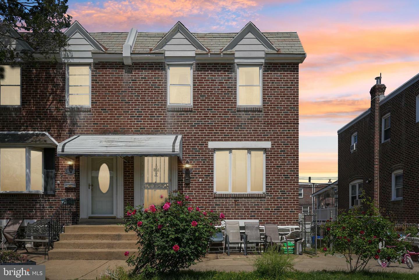 Property Photo: 1131 Fanshawe Street PA 19111