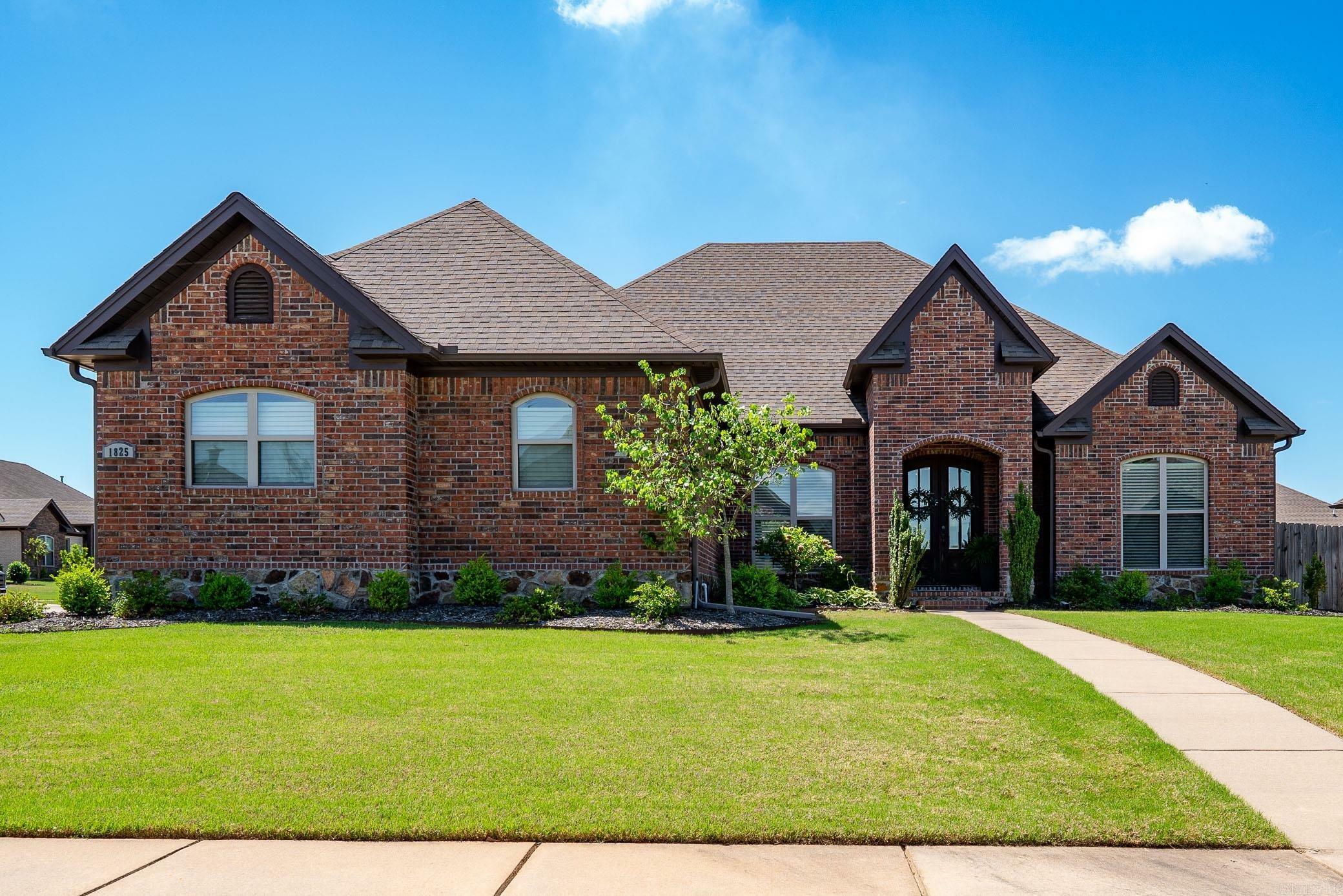 Property Photo: 1825 Josh Drive AR 72034