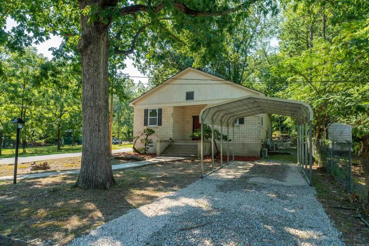 Property Photo:  301 Walter Street  AR 71901 