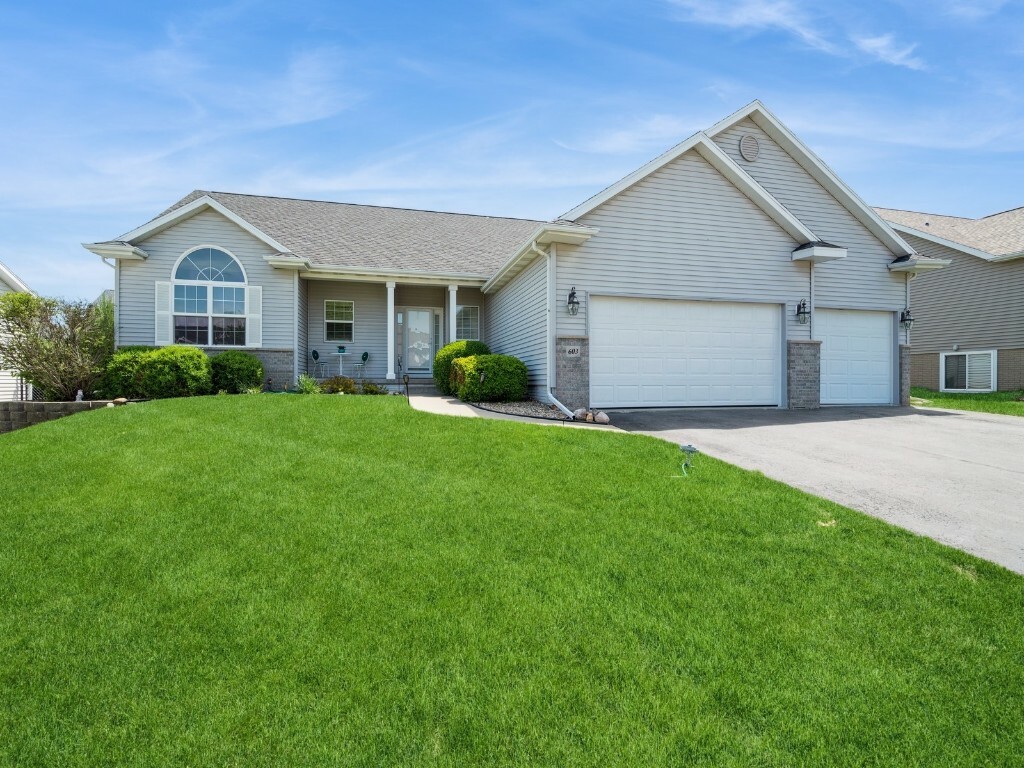Property Photo: 603 Rockhurst Drive SW IA 52404