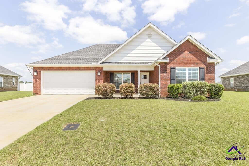 Property Photo: 427 Lamplight Drive GA 31008