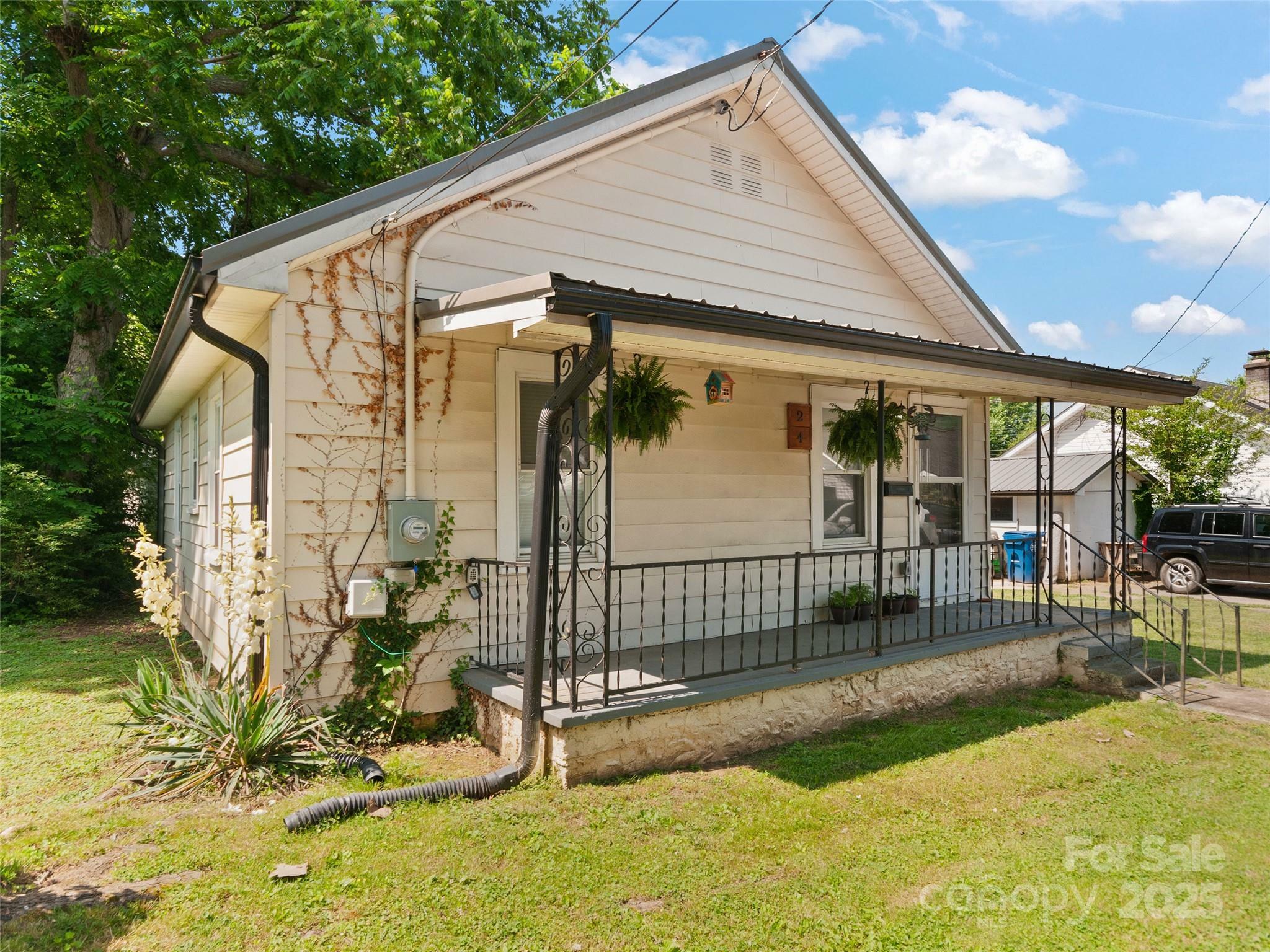 Property Photo:  24 Liner Court  NC 28786 