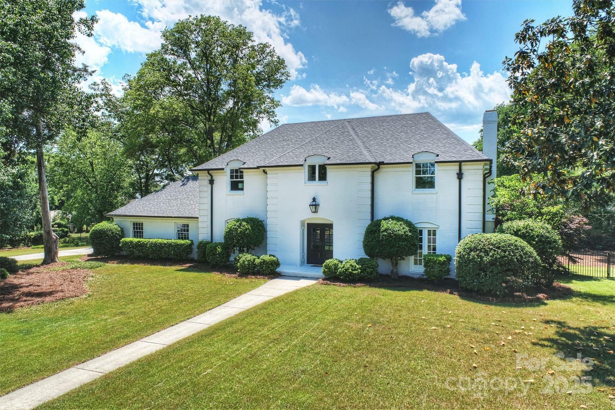 Property Photo: 5806 Bentway Drive NC 28226