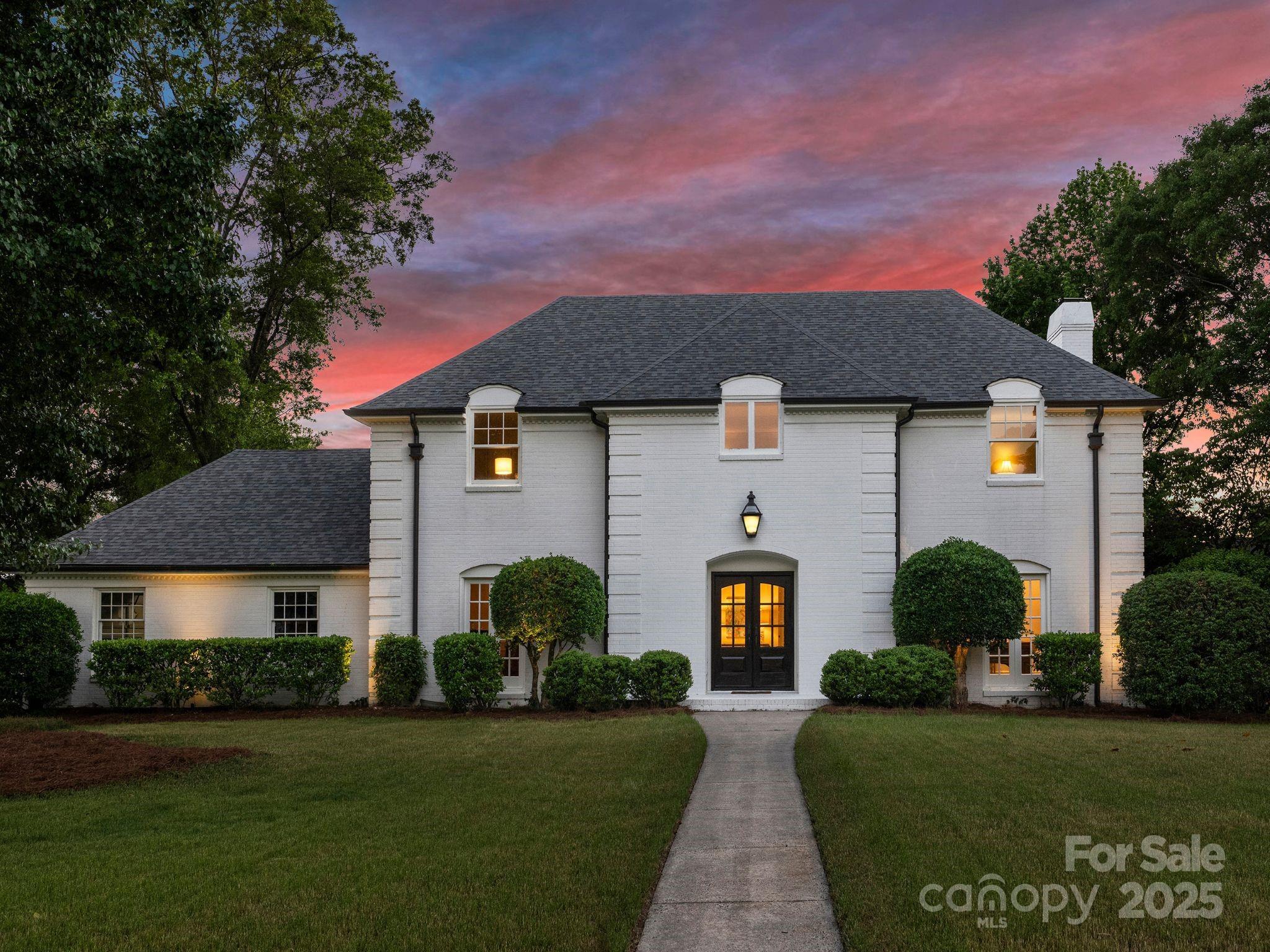Property Photo: 5806 Bentway Drive NC 28226