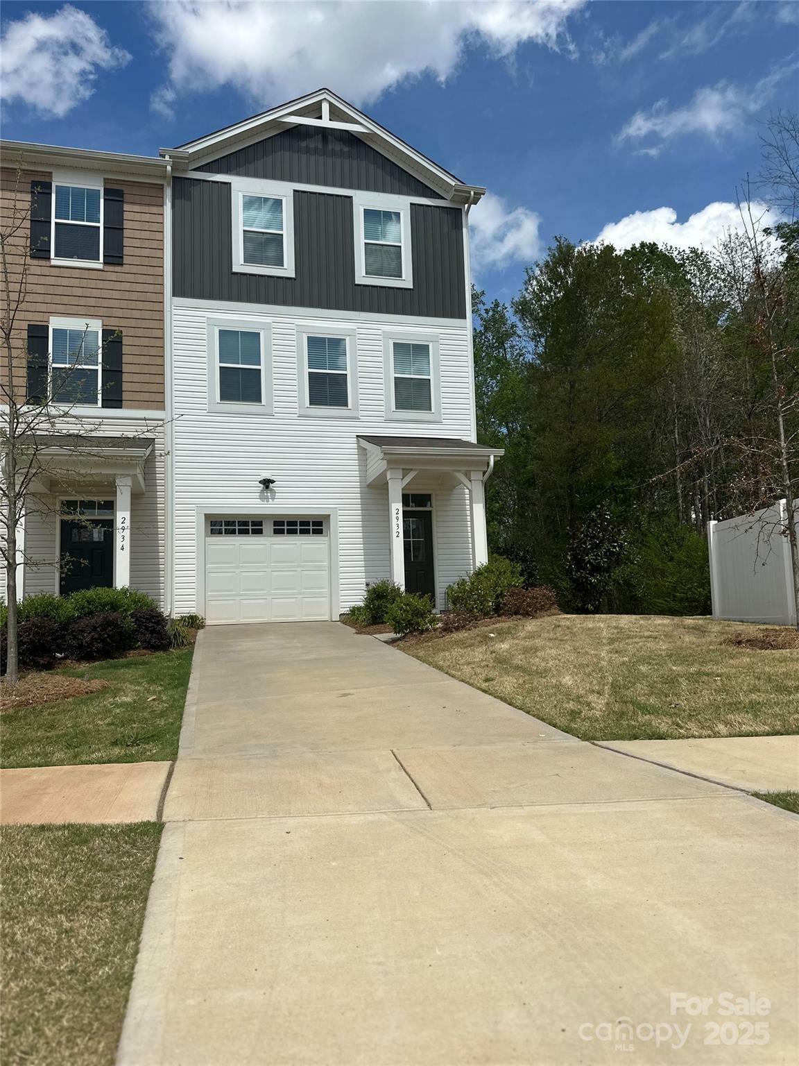 2932 Pirates Place  Charlotte NC 28216 photo