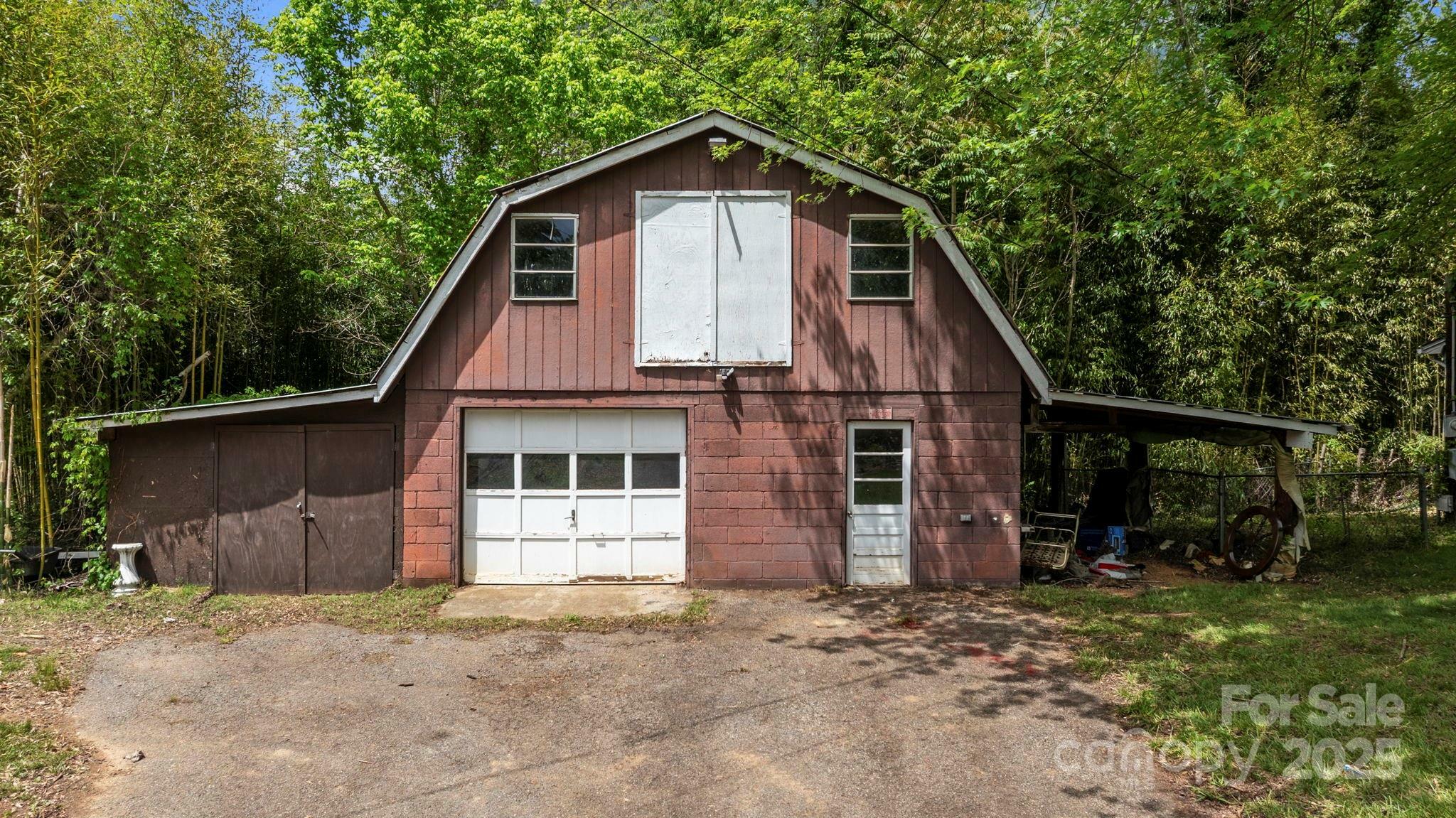 Property Photo: 1 Ola Drive NC 28715