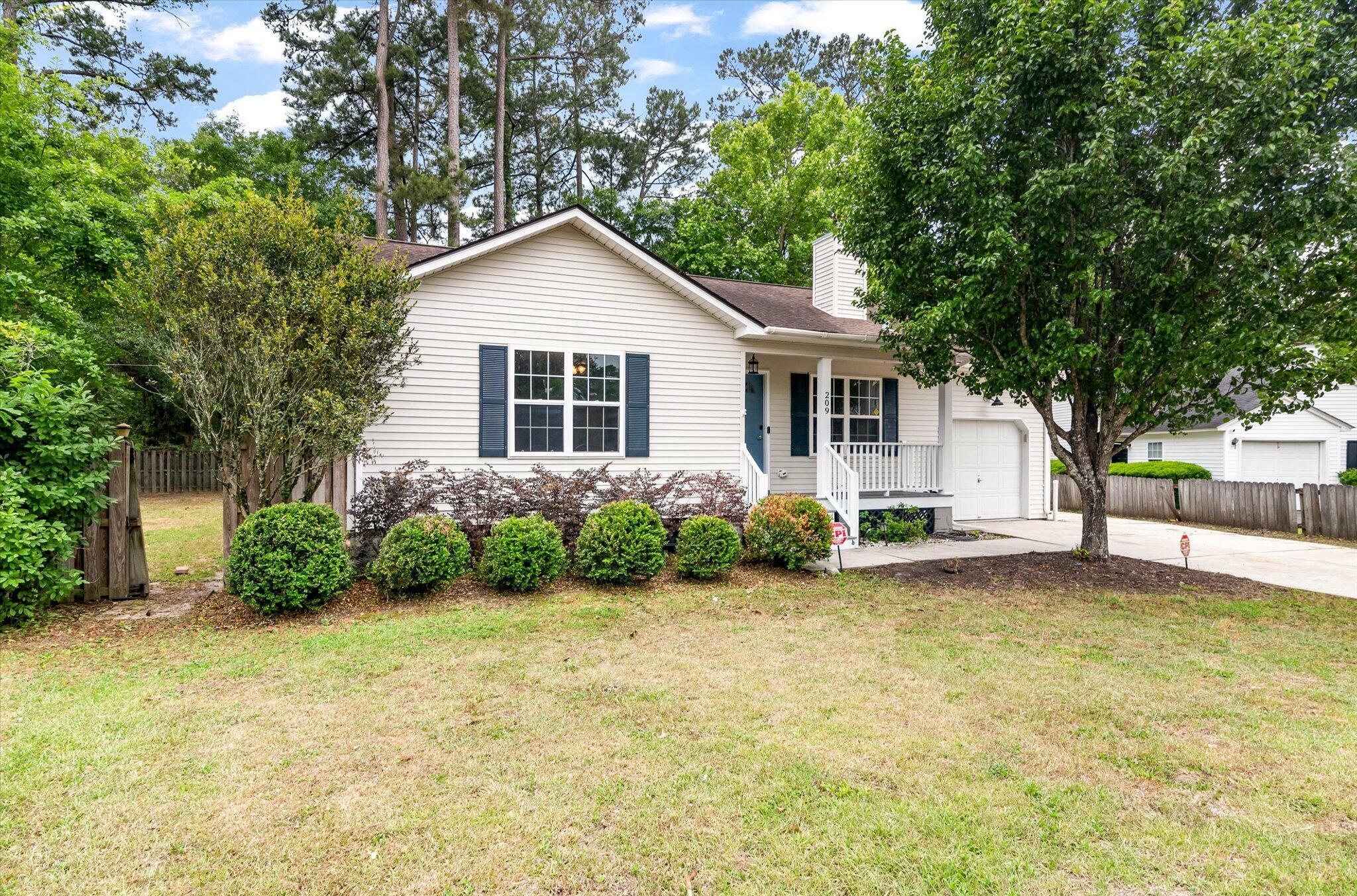 Property Photo: 209 Lipman Street SC 29483