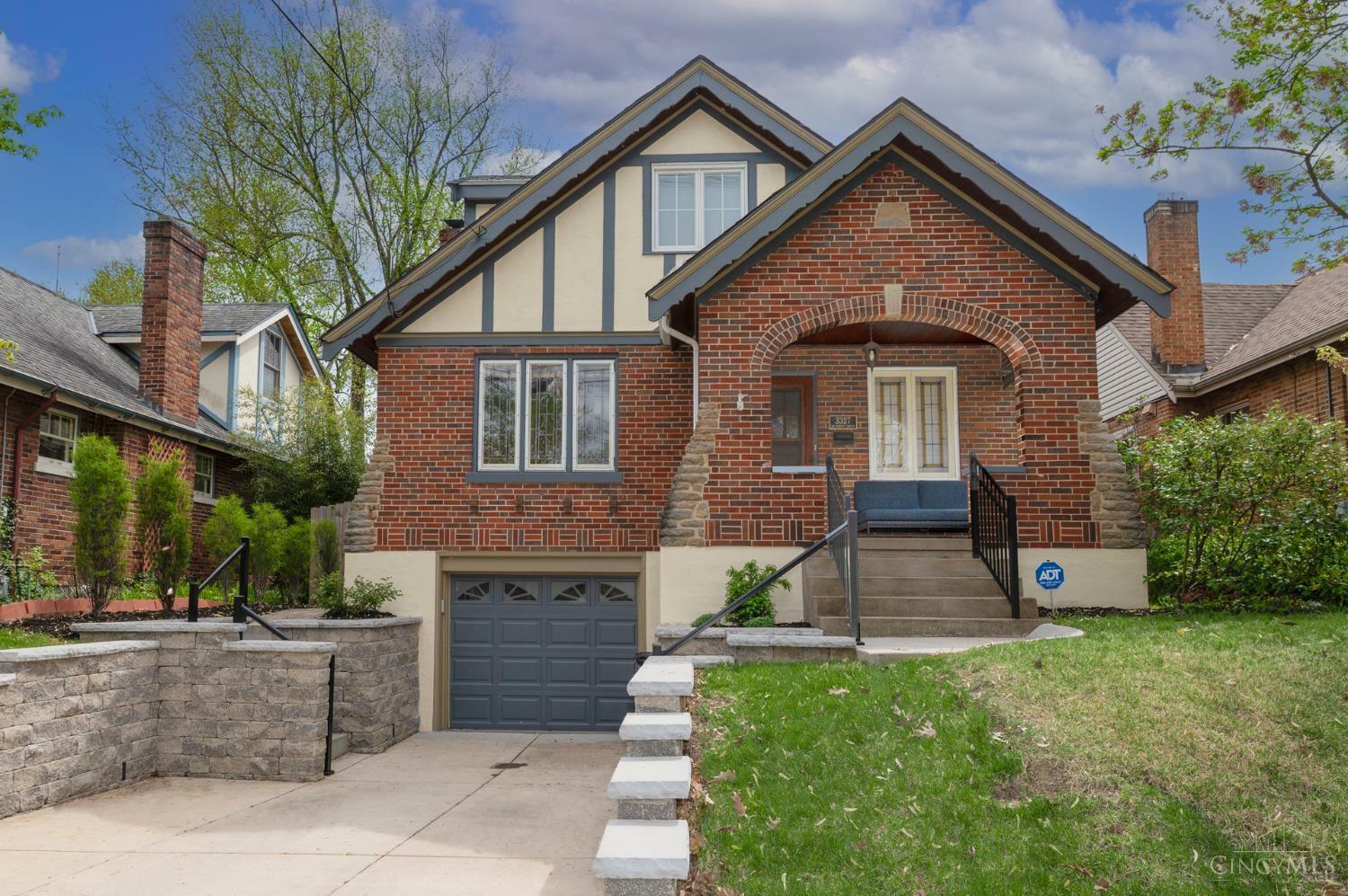 Property Photo: 3327 De Forest Drive OH 45209