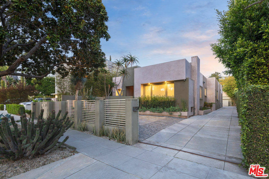Property Photo: 816 N La Jolla Ave CA 90046