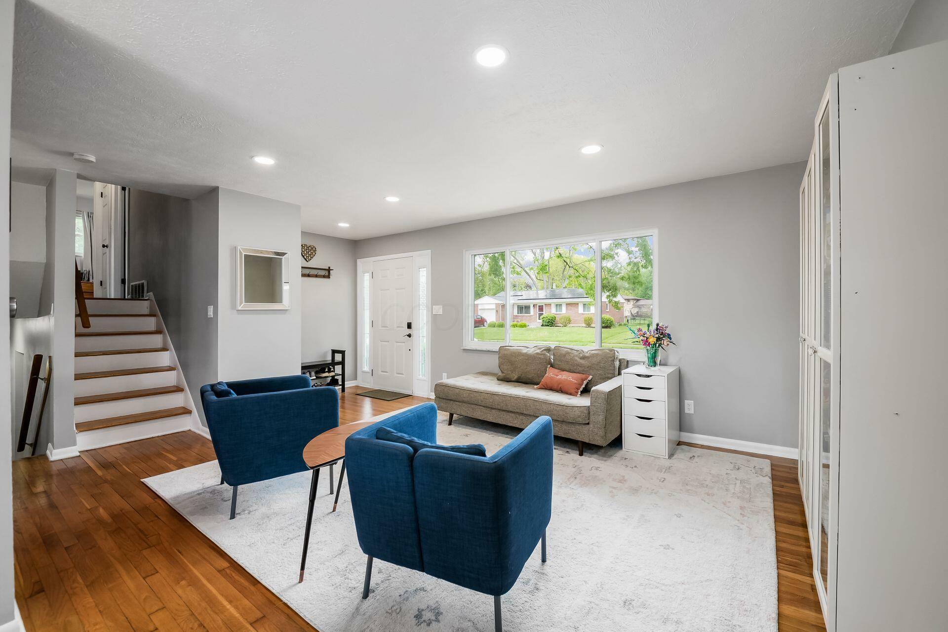 Property Photo: 237 Saint Johns Court OH 43230