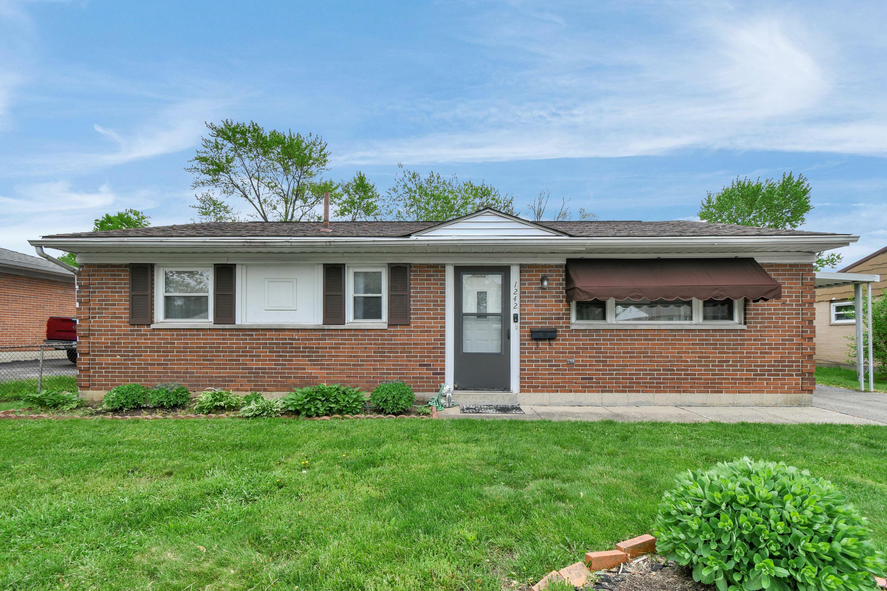Property Photo: 1242 S Yearling Road OH 43227