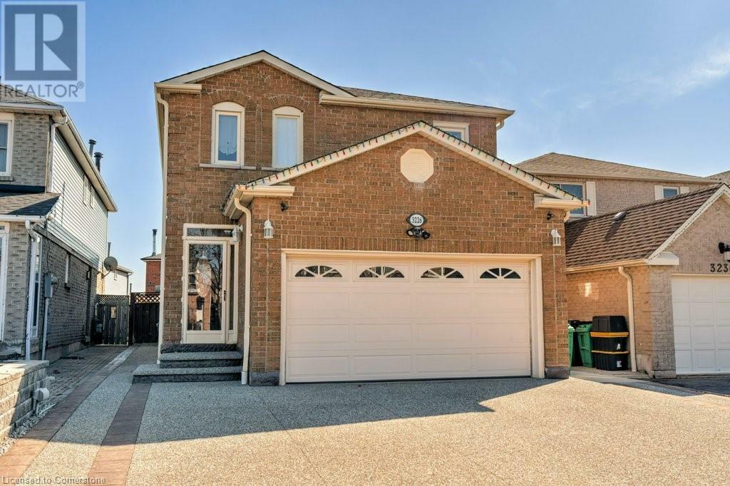Property Photo: 3226 Valcourt Crescent ON L5L 5J2