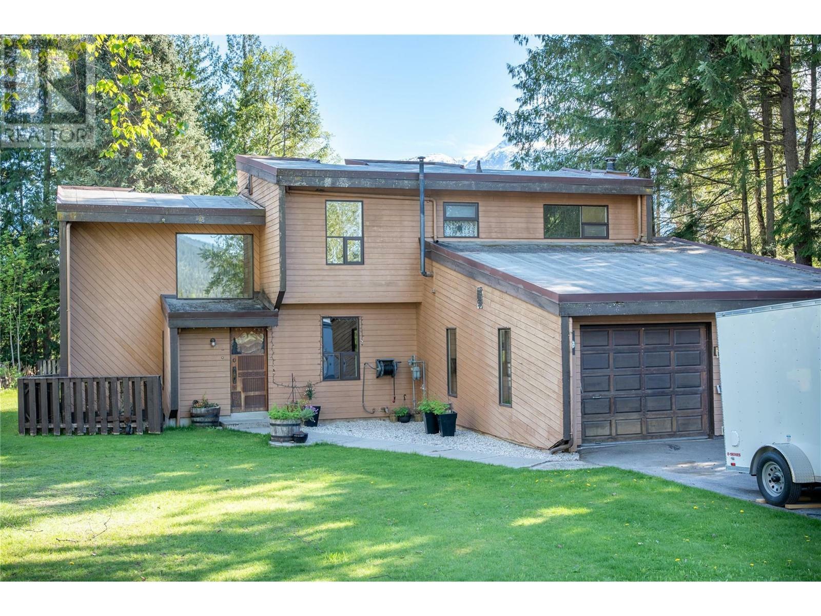 Property Photo: 1447 Shiell Road BC V0E 2S0