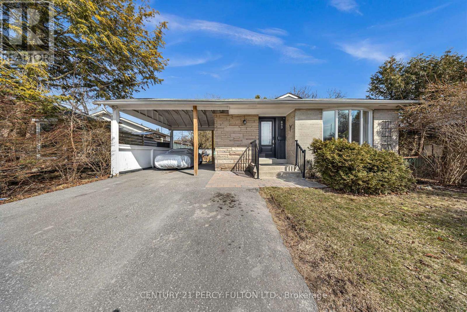 Photo de la propriété:  893 Douglas Avenue  ON L1W 1N7 