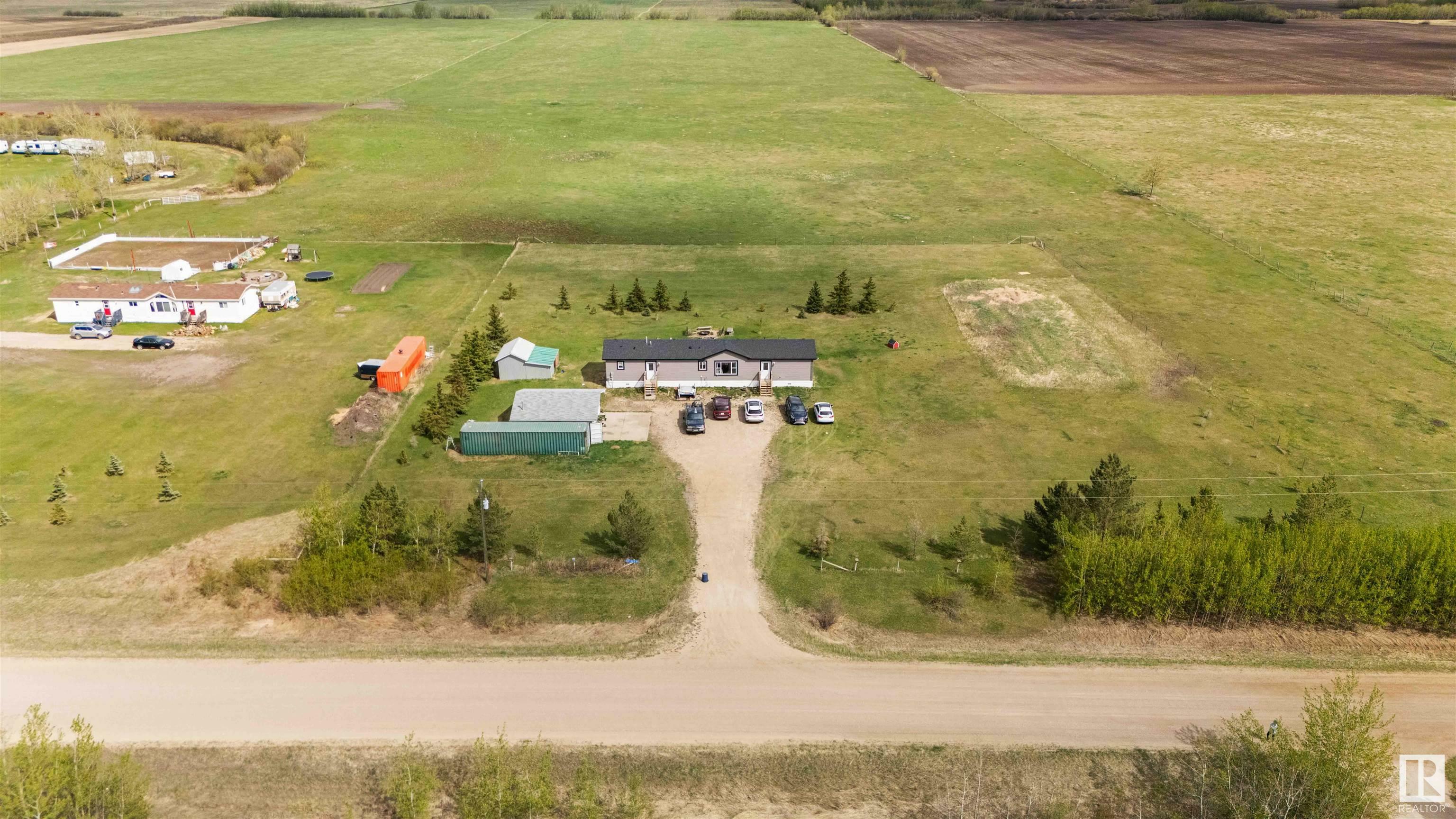 56017 Rge Road 261  Rural Sturgeon County AB T8R 1P4 photo