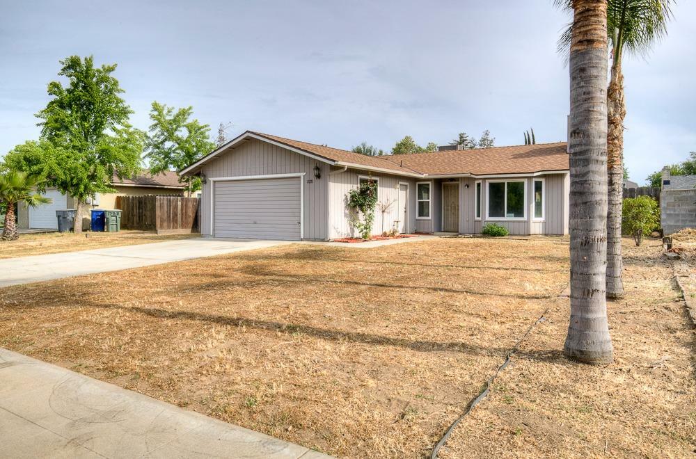 Property Photo:  1728 Gettysburg Avenue  CA 93611 