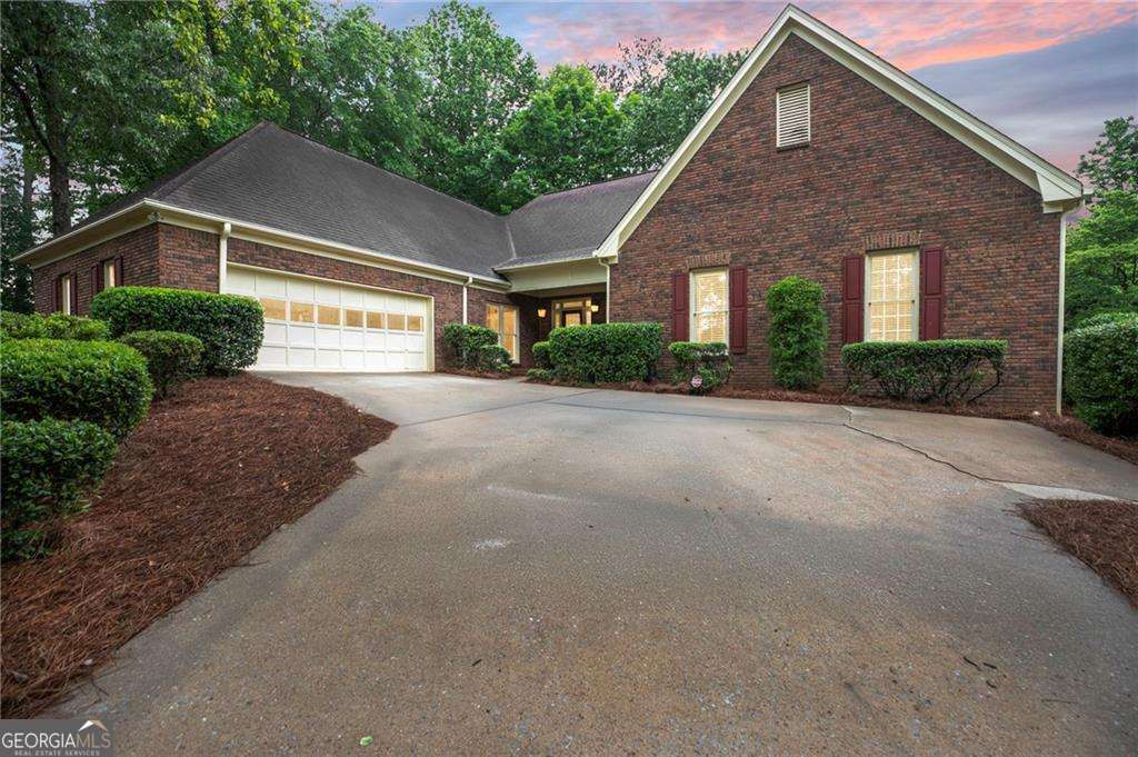 Property Photo: 9395 Clublands Drive GA 30022