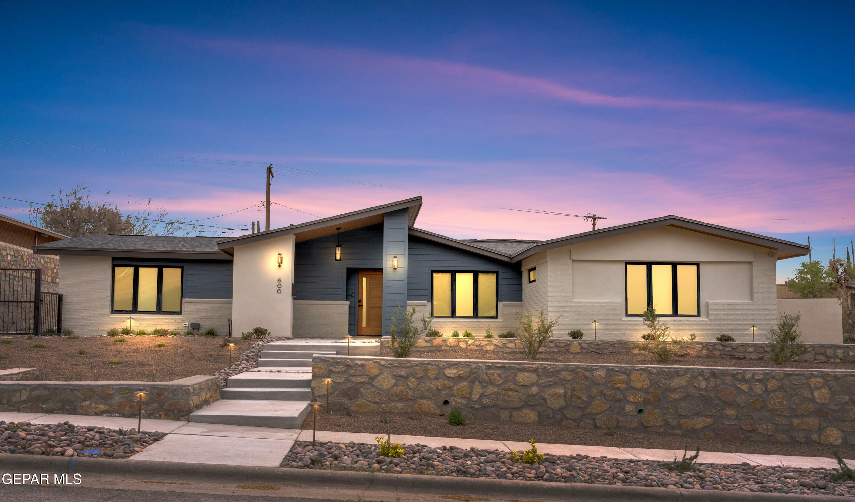 Property Photo: 600 La Cruz Drive TX 79902