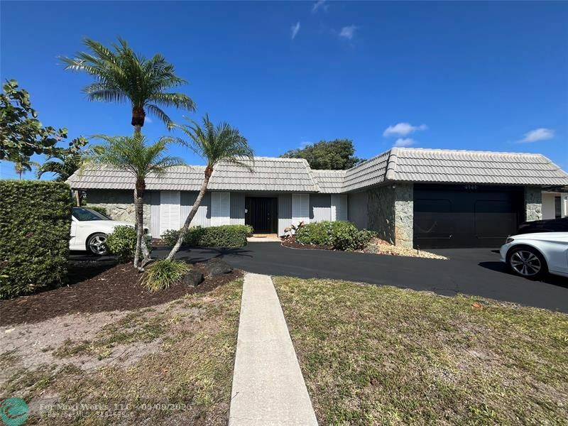 Property Photo: 4141 N 37th Ave FL 33021