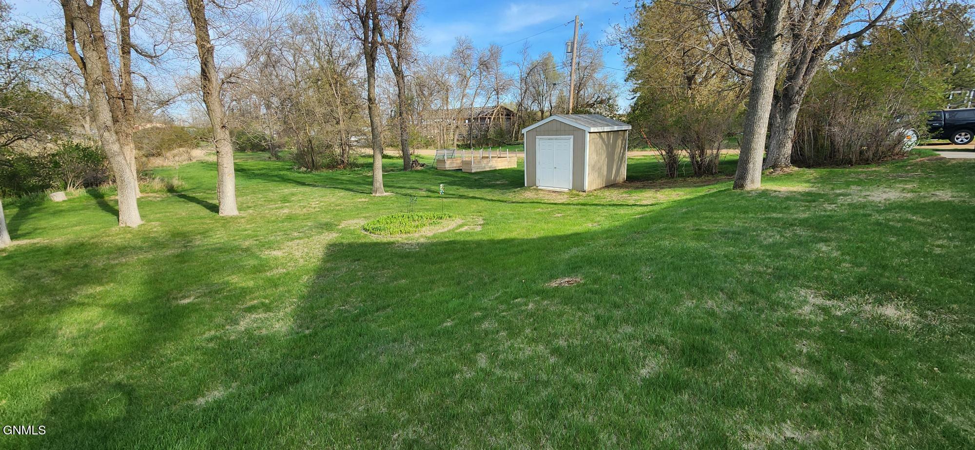 Property Photo: 421 Oliver Avenue ND 58530