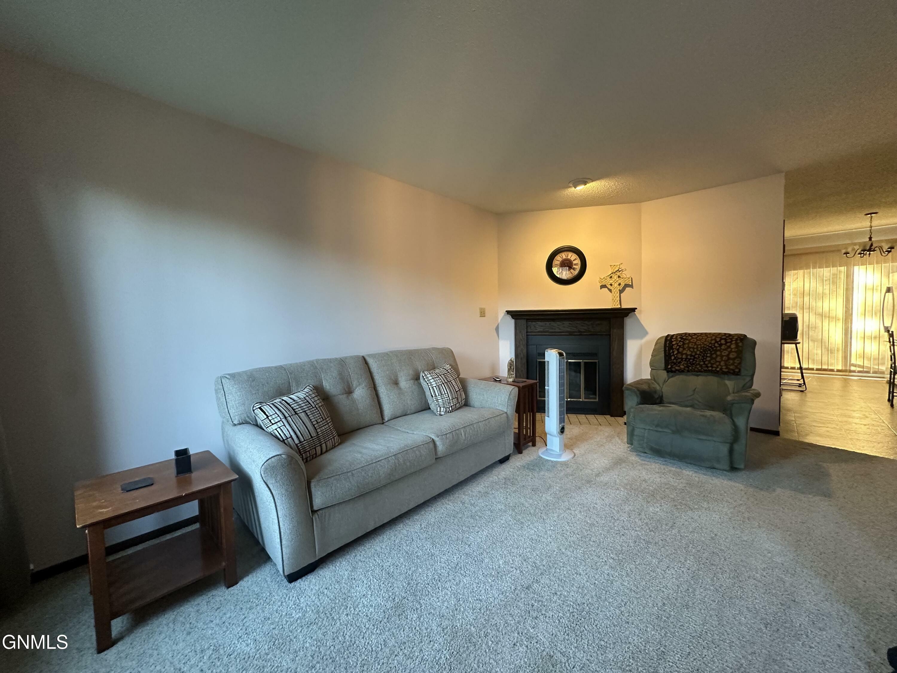 Property Photo: 927 8th Avenue NE ND 58401