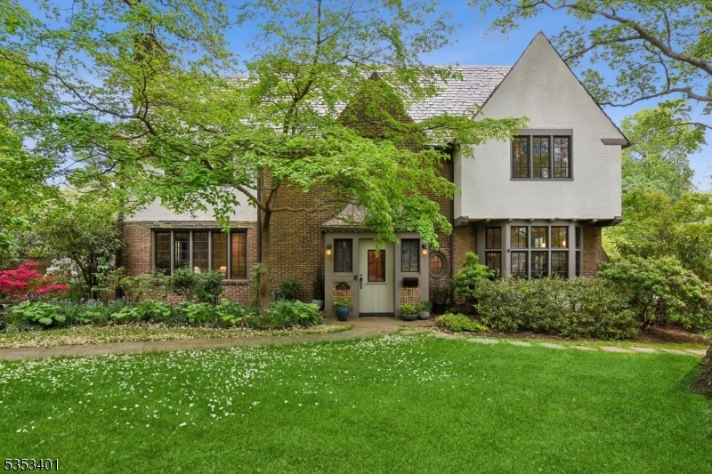 141 Summit Ave  Montclair Twp. NJ 07043 photo