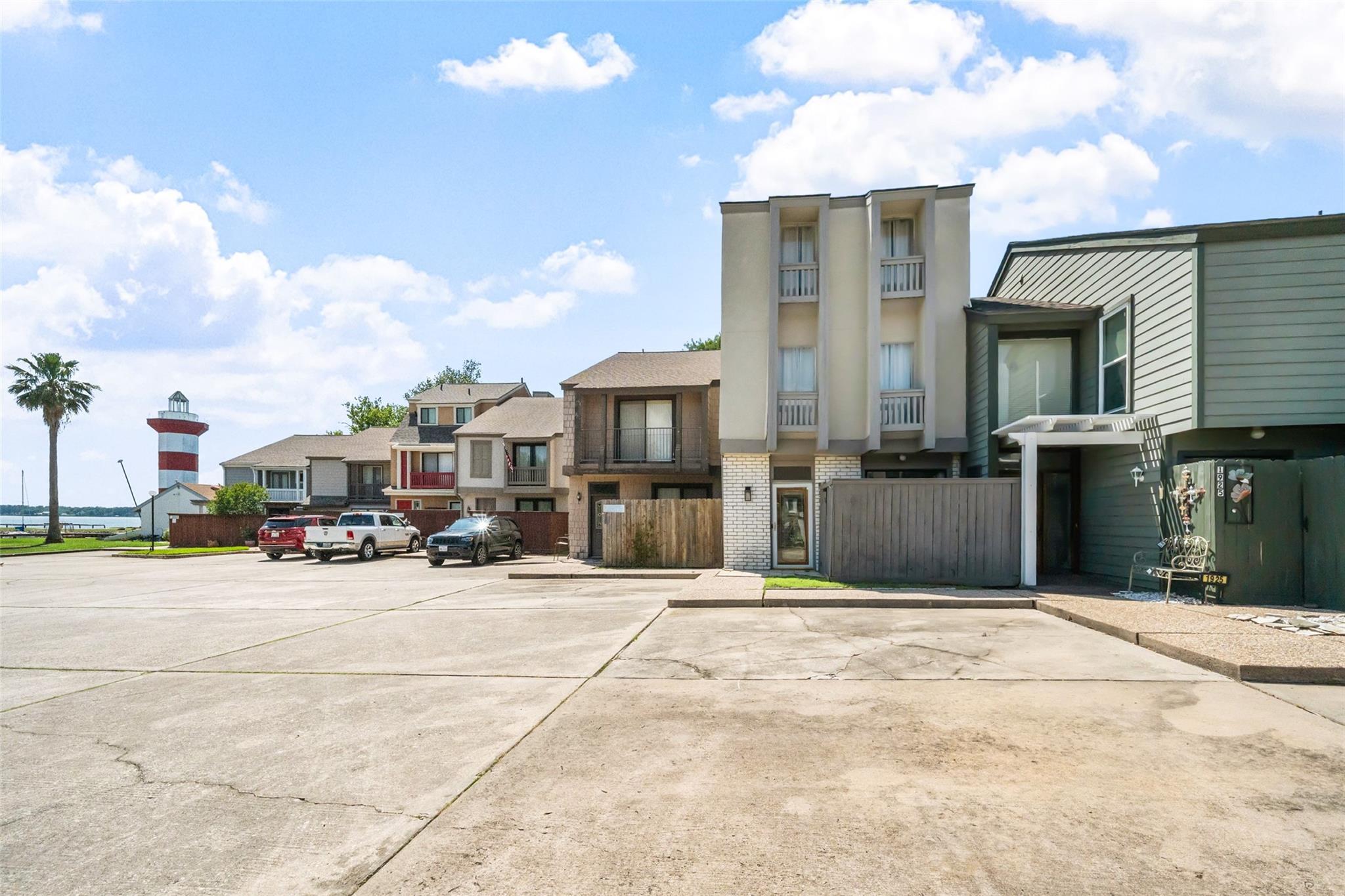 Property Photo: 1924 Clipper Court TX 77318