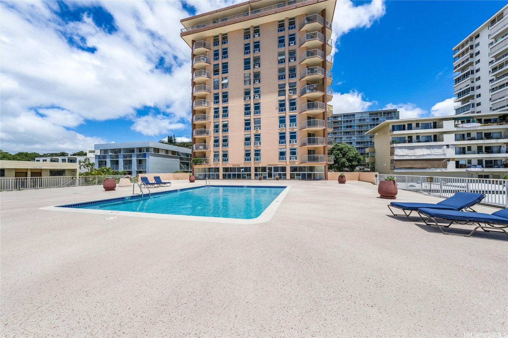 Property Photo: 1031 Maunaihi Place 802 HI 96822