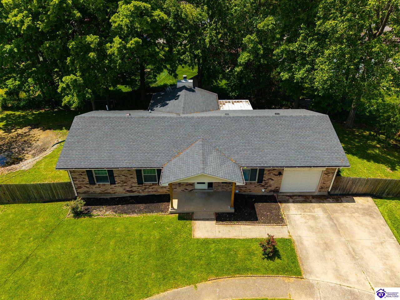 Property Photo: 806 Yates Drive KY 40160