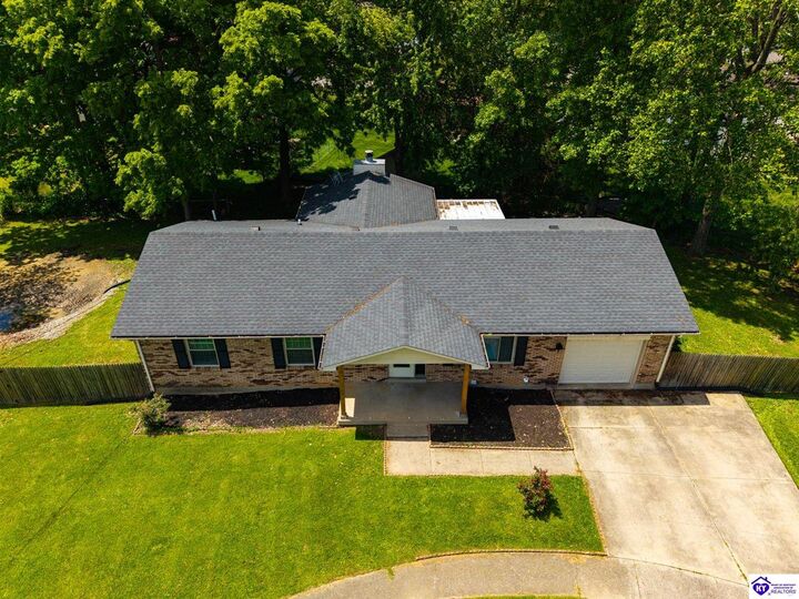 Property Photo: 806 Yates Drive KY 40160